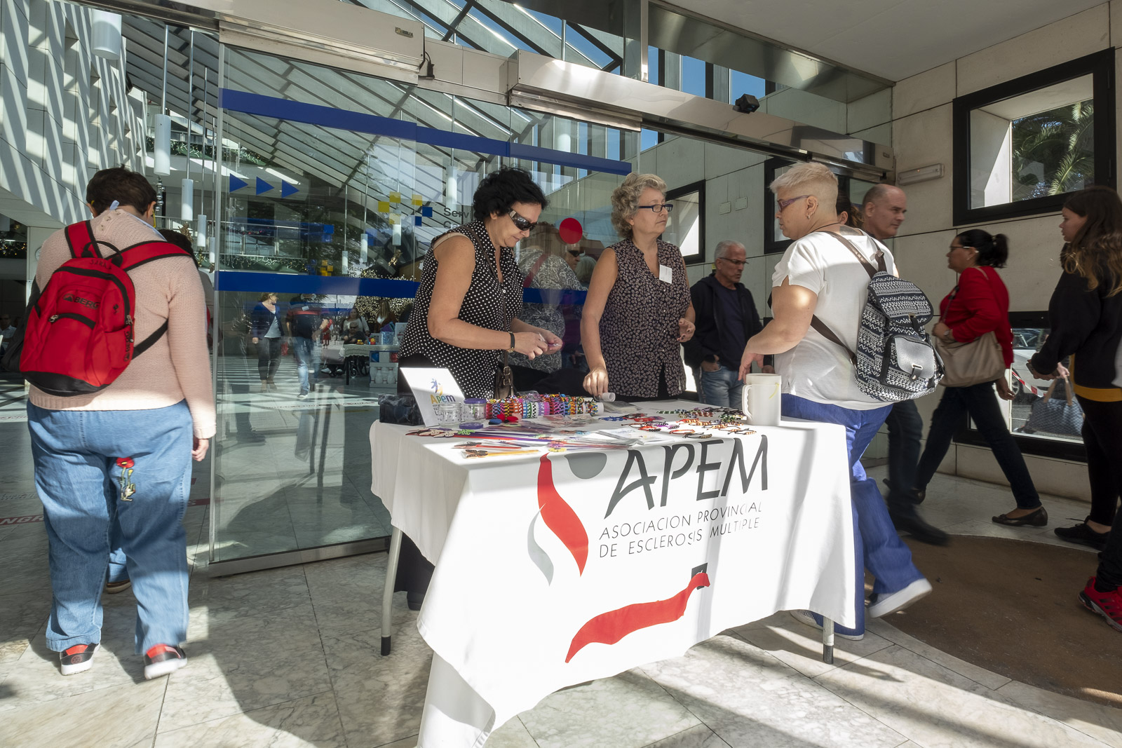 APEM Las Palmas sale a la calle para visibilizar la Esclerosis Múltiple
