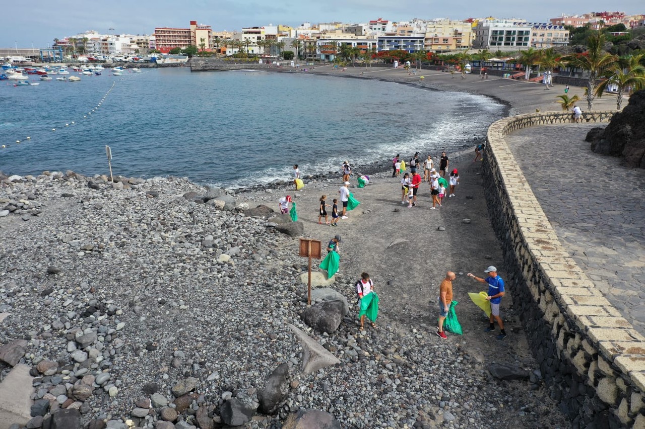 El Green Team Abama recoge más de 165 kilos de residuos de las playas y fondos marinos de Guía de Isora